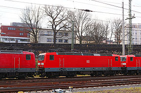 Die 143 270-7 in Dresden Hbf