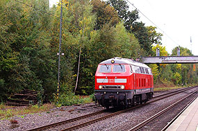 Eine Lok der Baureihe 218 im Bahnhof Tostedt