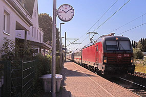 Eine DSB-Lok der Reihe EB im Bahnhof Nortorf