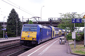 Die 146 521-0 im Bahnhof Hamburg-Harburg