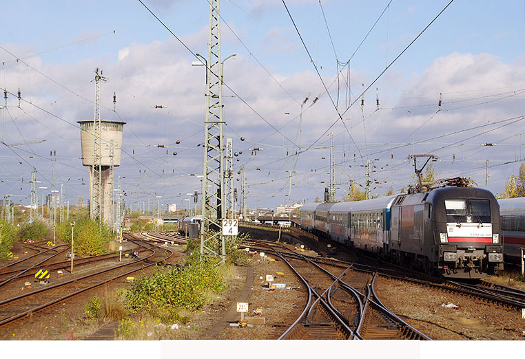 Der HKX im Bahnhof Hamburg-Altona