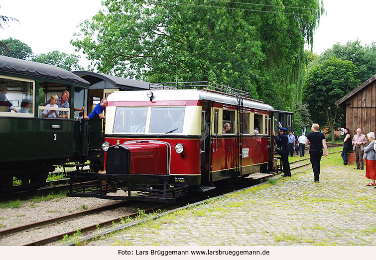 Hersteller Waggonfabrik Wismar: DEV T 41 - Wismarer Schienenbus - Bahnhof Heiligenberg