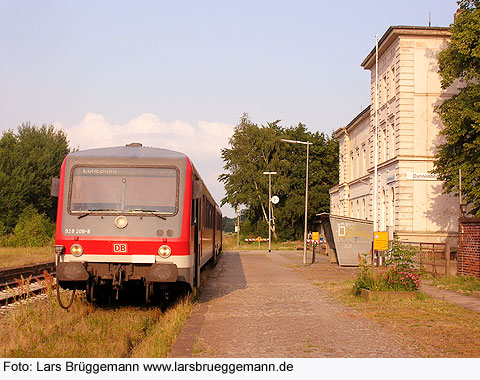 Eine Regionalbahn von Dannenberg nach L&uuml;neburg