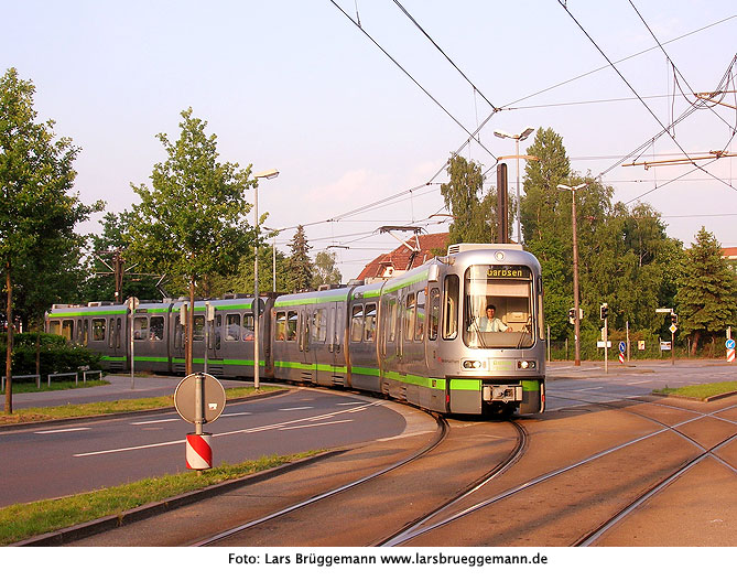Die Stra&szlig;enbahnhaltestelle Nackenberg in Hannover der &Uuml;stra