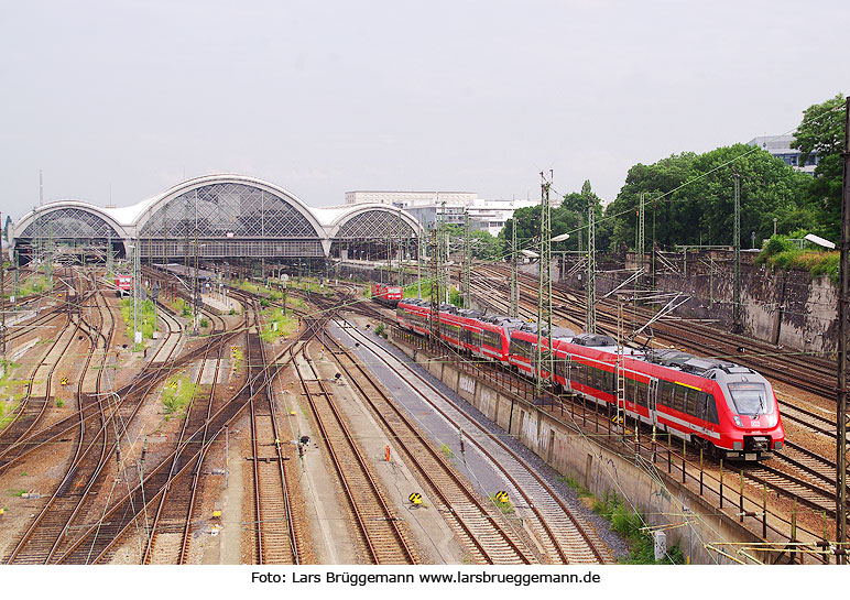 Die DB Baureihe 442 als Saxionia Express im Dresdener Hauptbahnhof