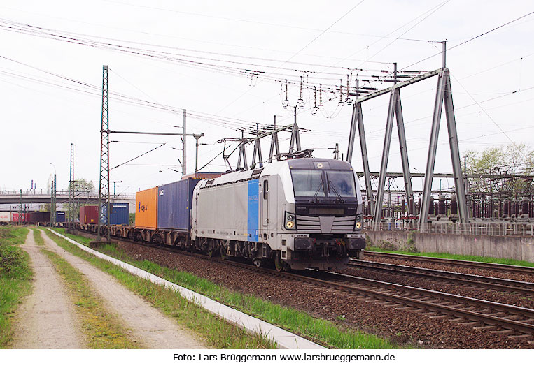 Railpool Vectron Lok im Hamburger Hafen