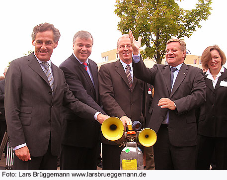 Hartmut Mehdorn gibt das Startsignal