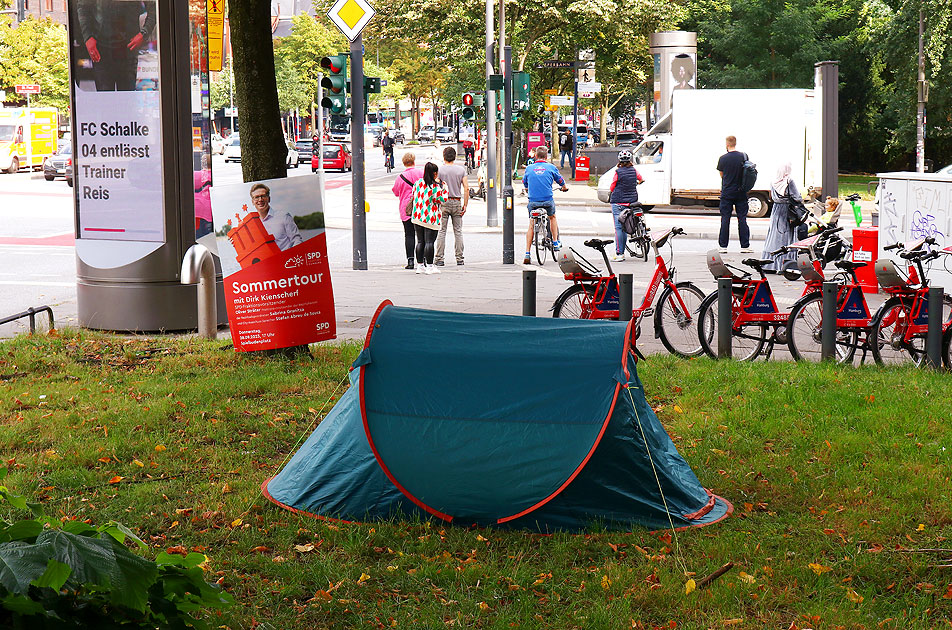 Wir haben Platz! Ein Zelt vor der Reeperbahn