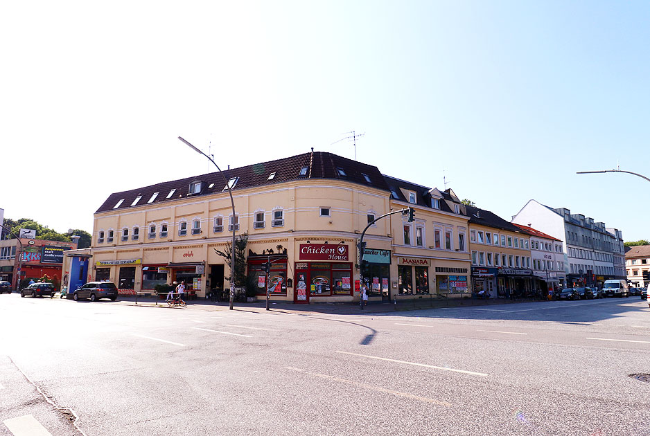 In Hamburg-Altona (Ottensen) die Ecke Barnerstraße / Bahrenfelder Straße