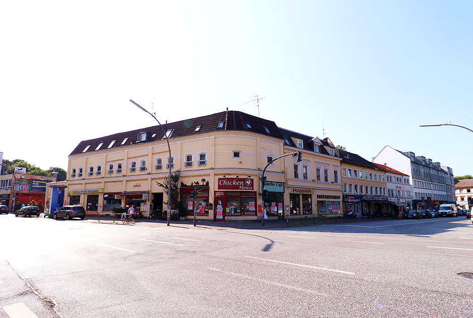 In Hamburg-Altona (Ottensen) die Ecke Barnerstraße / Bahrenfelder Straße