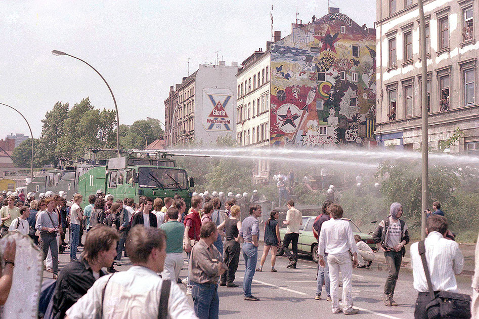 Die Bauwagen-Räumung an der Hafenstraße in Hamburg 1989