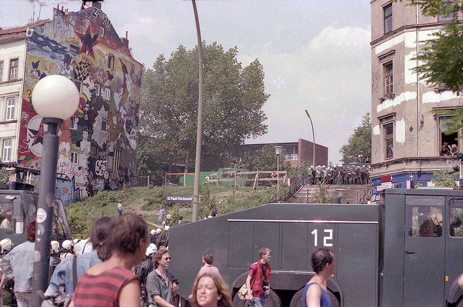 Die Bauwagen-Räumung an der Hafenstraße in Hamburg 1989
