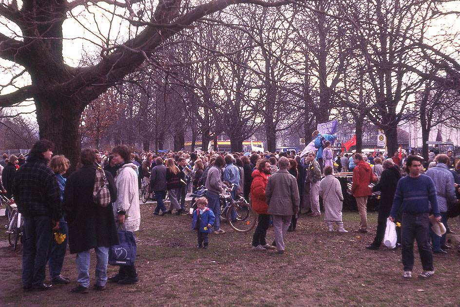 Der Ostermarsch in Hamburg 1988 auf der Moorweide