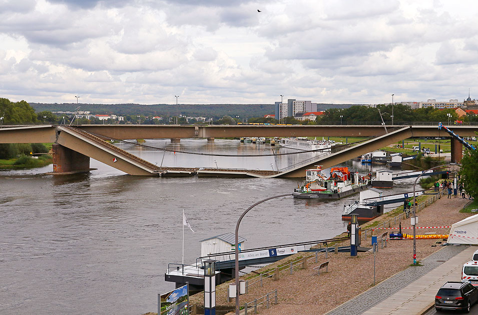 Die eingestürzte Carolabrücke in Dresden