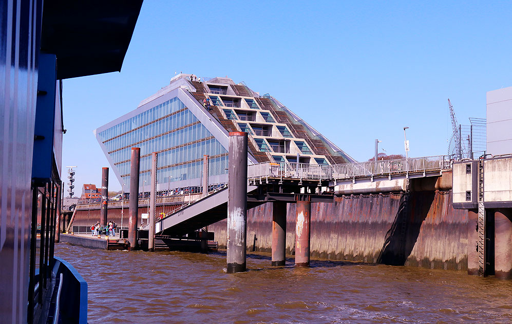 Der Anleger Dockland mit dem Dockland Office Building in Hamburg