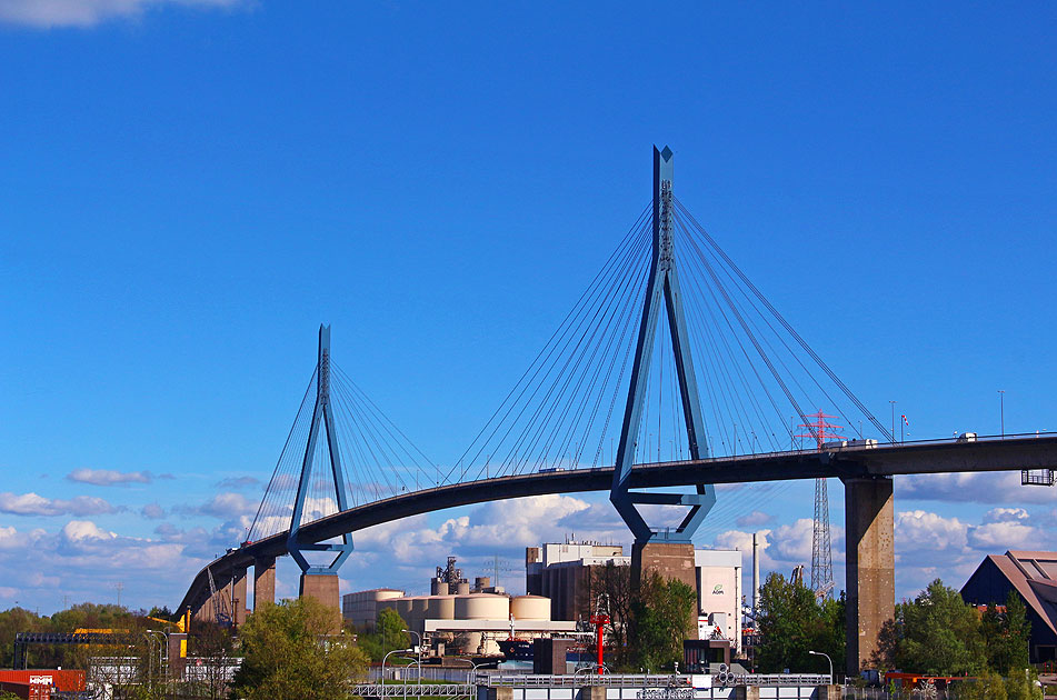 Die Köhlbrandbrücke in Hamburg