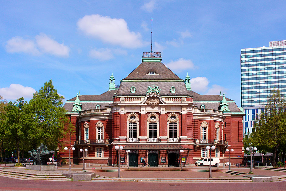 Die Musikhalle (Laeiszhalle) In Hamburg