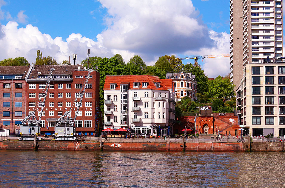 Der Holzhafen in Altona mit der Seemannsmission