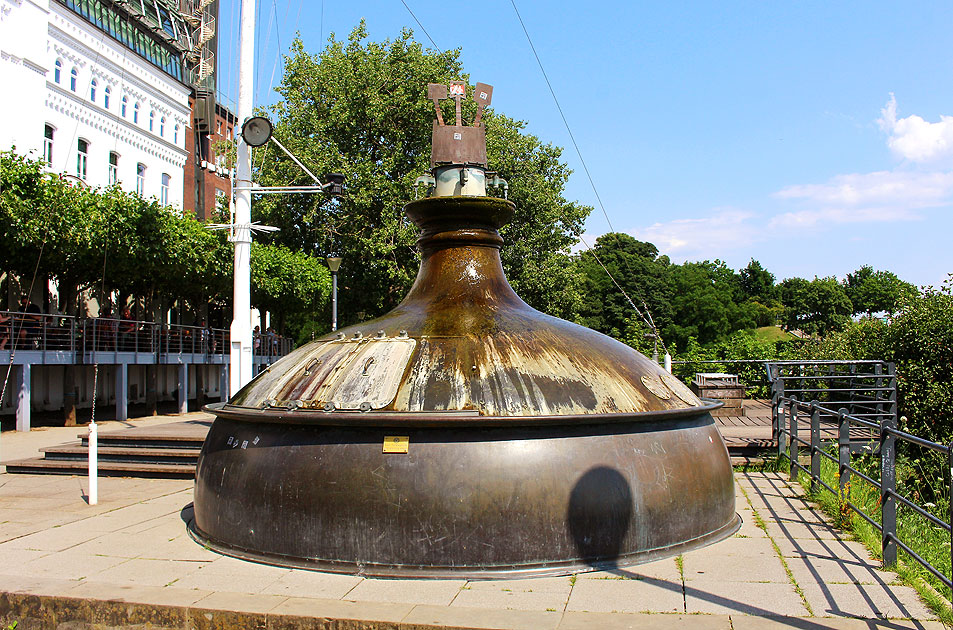 Der Sudpfannen-Brunnen vor dem Hotel Hafen Hamburg