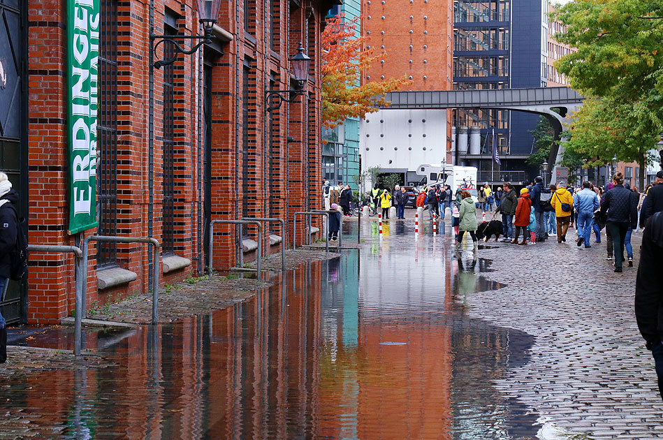 Sturmflut in Hamburg mit der Fischauktionshalle