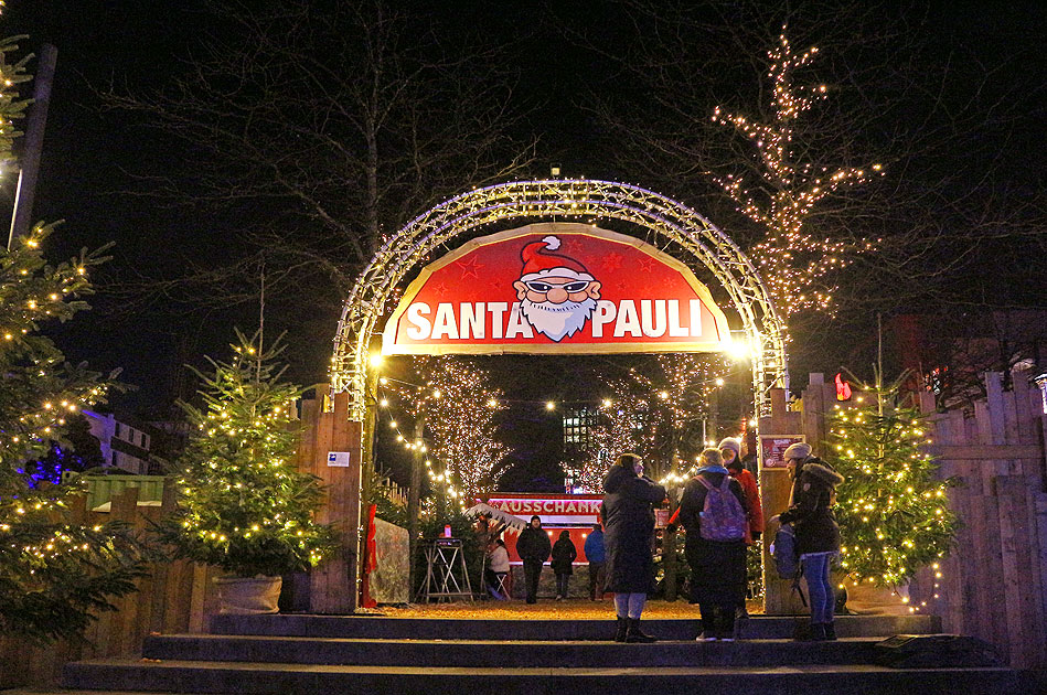Der Weihnachtsmarkt Santa Pauli in Hamburg auf St. Pauli