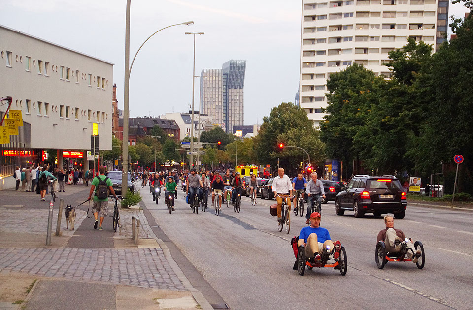 Die Critical Mass Fahrradfahrt in Hamburg