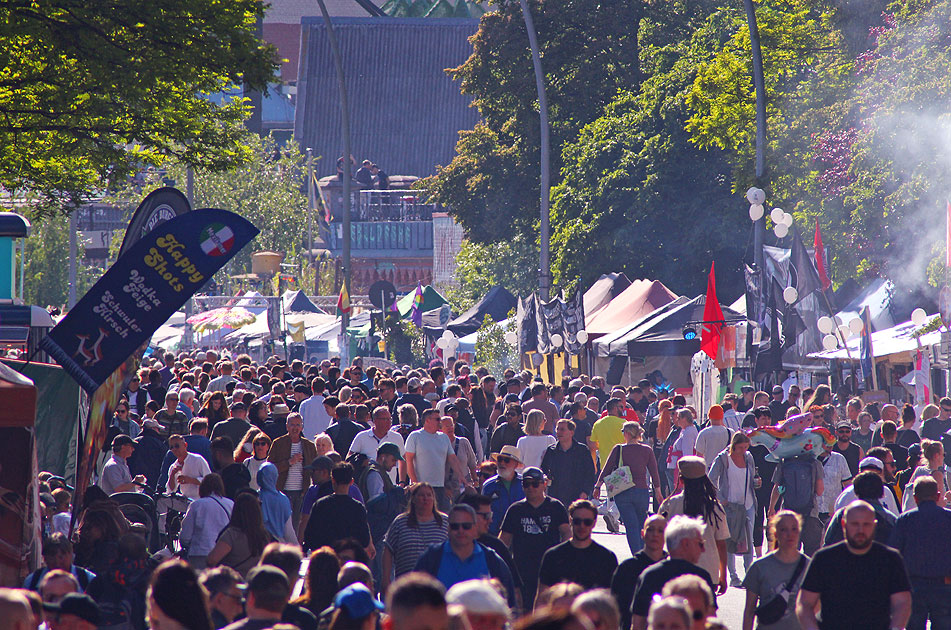 Der Hafengeburtstag an der St. Pauli Hafenstra&szlig;e in Hamburg